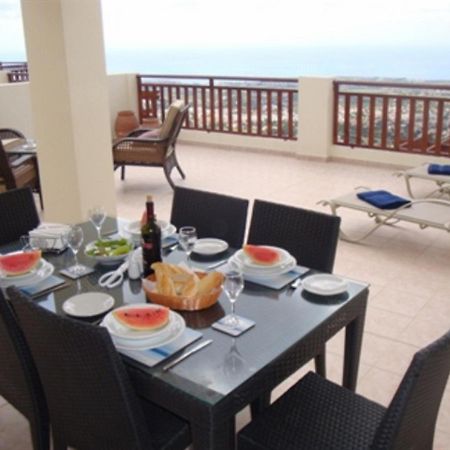 First Floor 2 Bedroom Apartment, Large Balcony, Amazing Sea Views, Communal Pool 佩亚 外观 照片