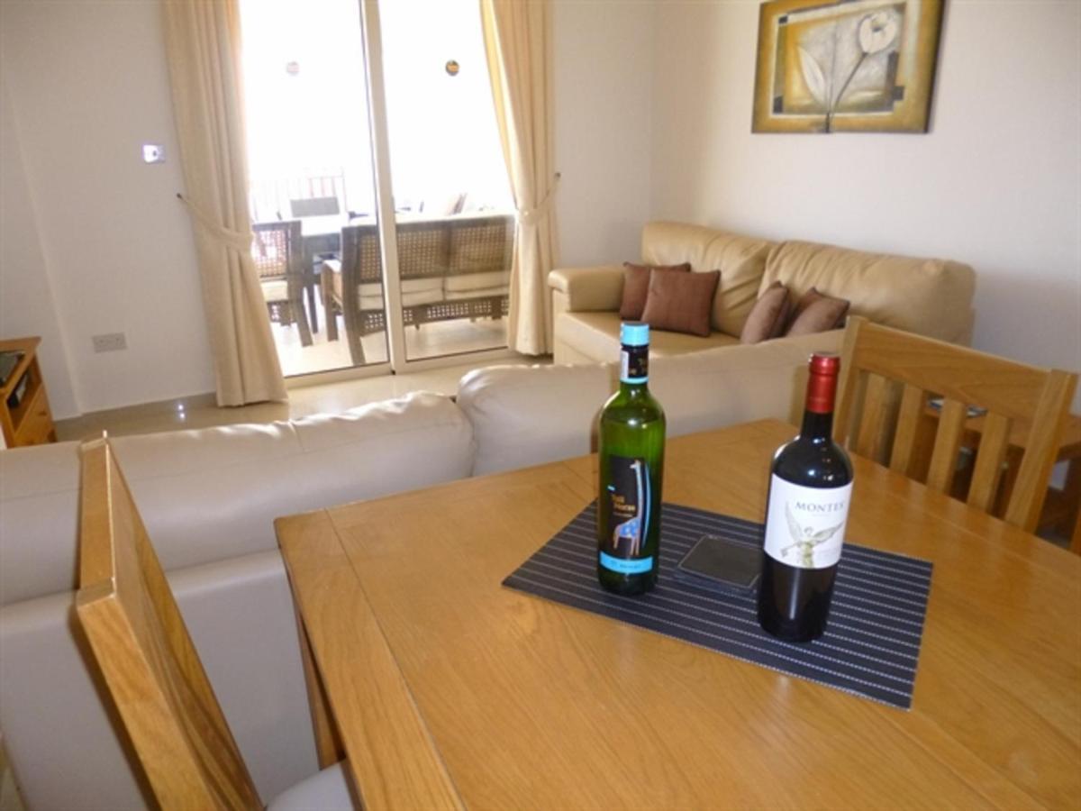 First Floor 2 Bedroom Apartment, Large Balcony, Amazing Sea Views, Communal Pool 佩亚 外观 照片