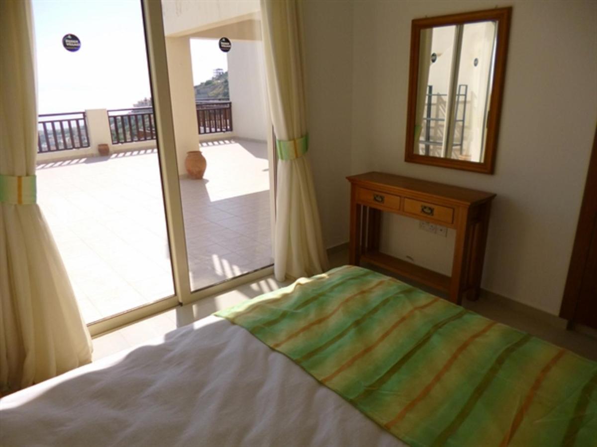 First Floor 2 Bedroom Apartment, Large Balcony, Amazing Sea Views, Communal Pool 佩亚 外观 照片
